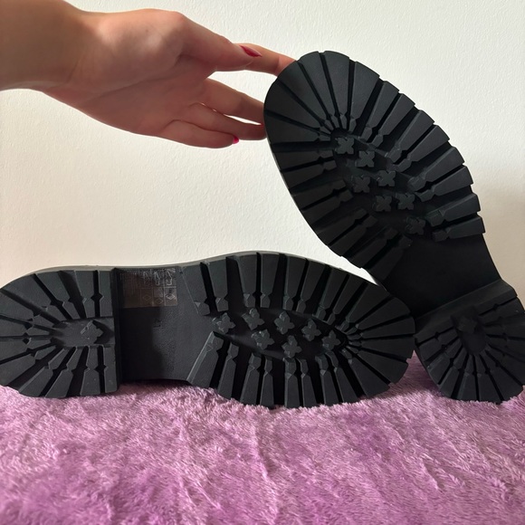 NEW H&M Chunky Loafers in Black - Picture 13 of 14